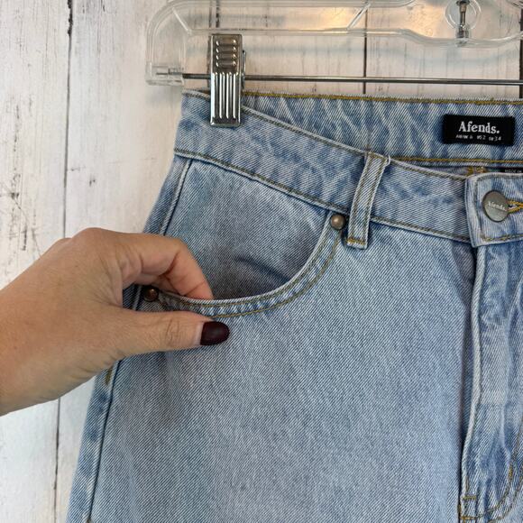Afends Light Wash Cotton Denim High Rise Mom Straight Cropped Leg Jeans Size 2 - Picture 2 of 15